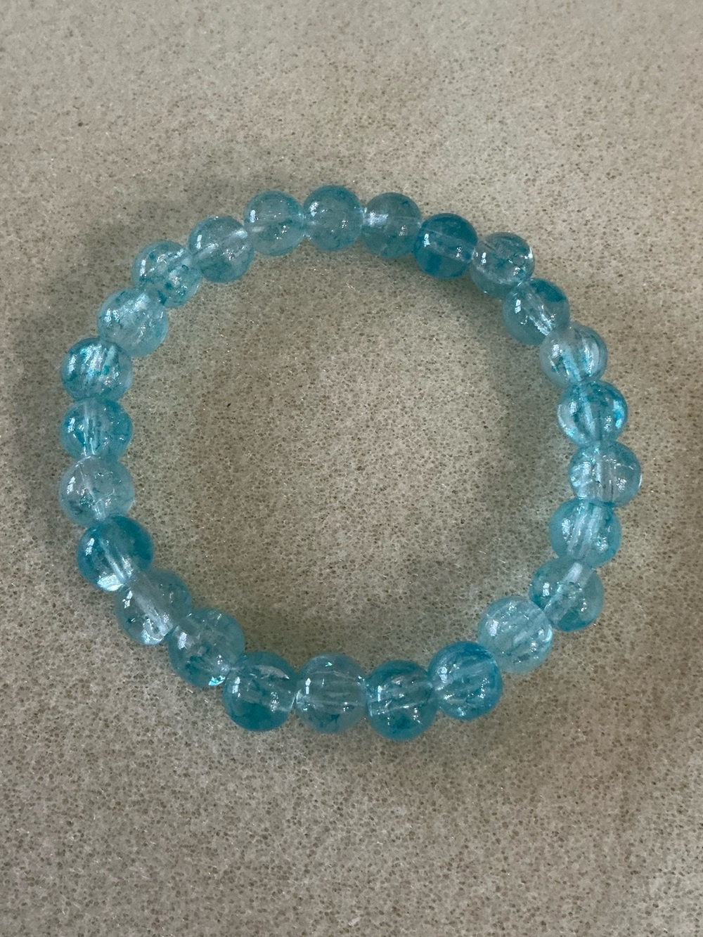 Crackle Glass Bead Stretch Bracelet in Aqua Blue